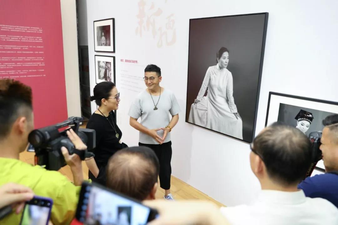 时隔一载，，，，，优美再续，，，，，豪运国际地产&amp;amp;amp;肖全杭州新面目摄影展温情启幕